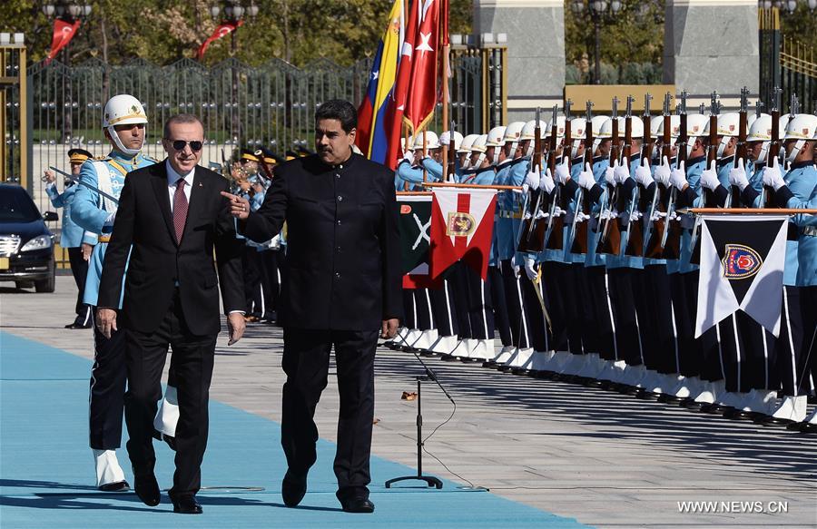 الصورة: رئيس فنزويلا يزور تركيا