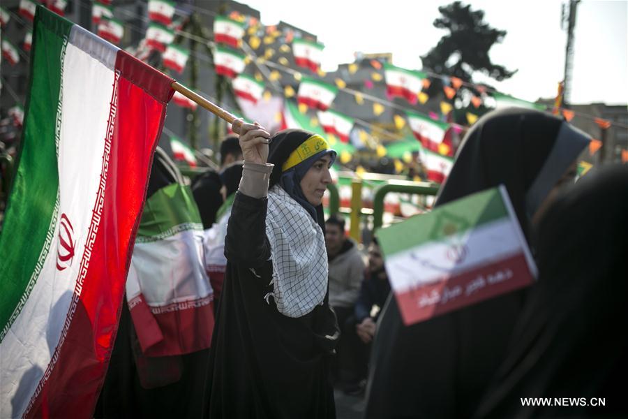 الصورة: الإيرانيون يحتفلون بالذكرى الـ39 للثورة الإسلامية 