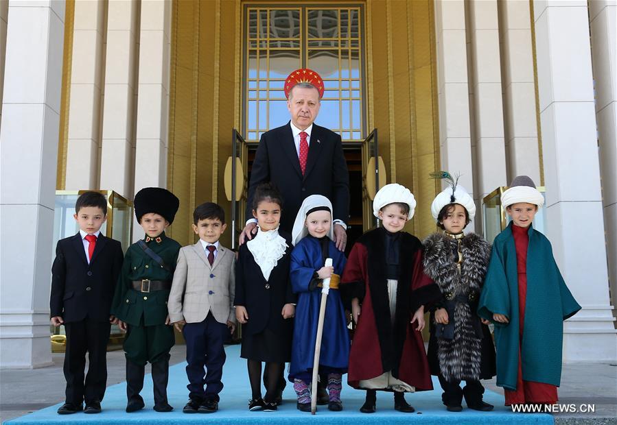 الصورة: تركيا تحتفل بـ "يوم الأطفال والسيادة الوطنية"