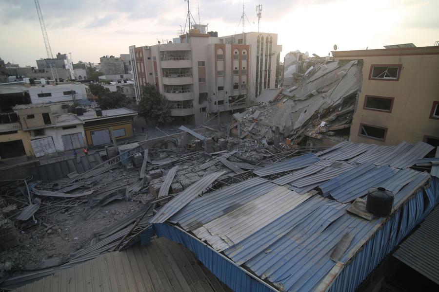 استشهاد 5 فلسطينيين في غارة إسرائيلية على مبنى سكني بغزة