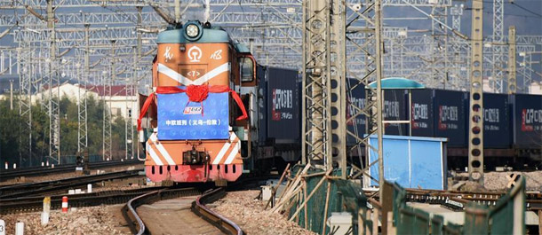 الصين تطلق أول قطار شحن إلى لندن