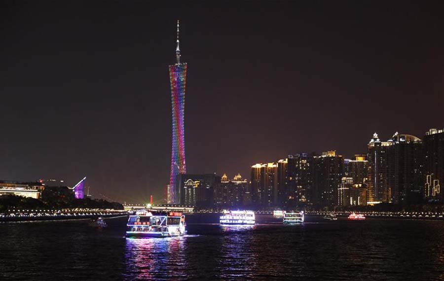 معرض الضوء المقام في قوانغتشو لاحتفال بالذكرى الـ70 لتأسيس جمهورية الصين الشعبية