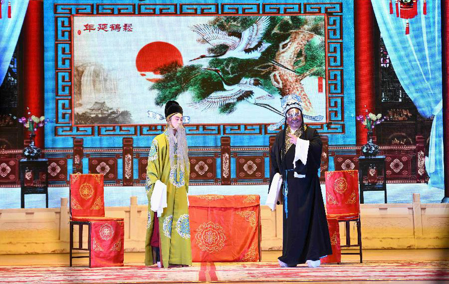 مسرحية "تشوي تشي" المحلية في محافظة شنتشه بمدينة شيجياتشوانغ بمقاطعة خبي